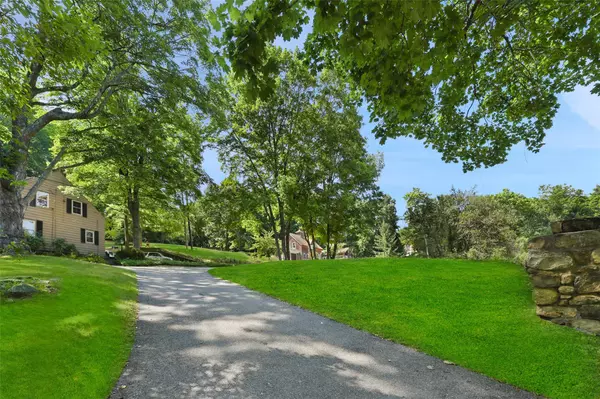 Bedford Hills, NY 10507,326 Bedford Center RD