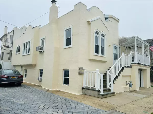 Long Beach, NY 11561,105 Mitchell AVE