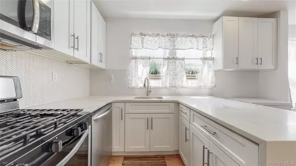 Laurelton, NY 11413,138-07 232nd ST