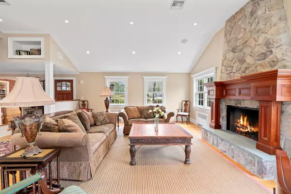 Northport, NY 11768,130 Wells RD