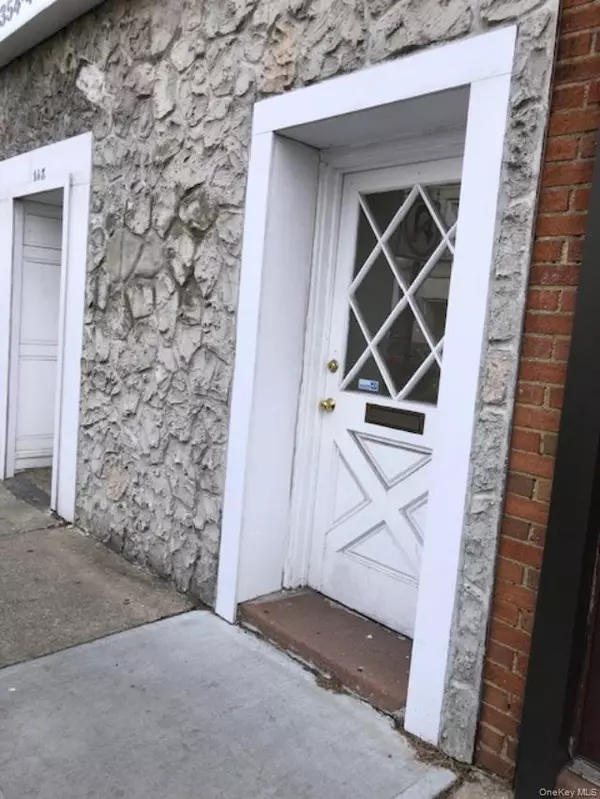 Floral Park, NY 11001,148 Tulip AVE
