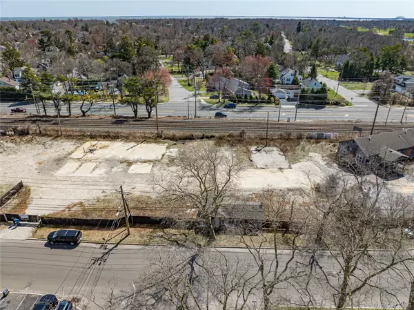 Brightwaters, NY 11718,245 Orinoco DR
