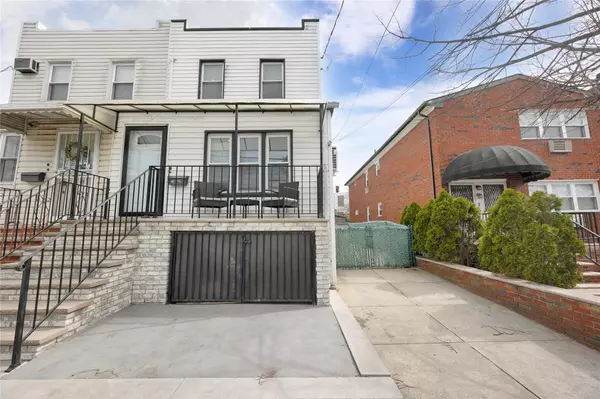75-02 66th DR, Middle Village, NY 11379