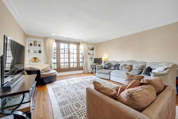 4 Brooklands #2J, Bronxville, NY 10708