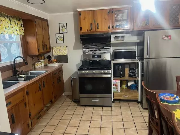 Westbury, NY 11590,360 Grand ST
