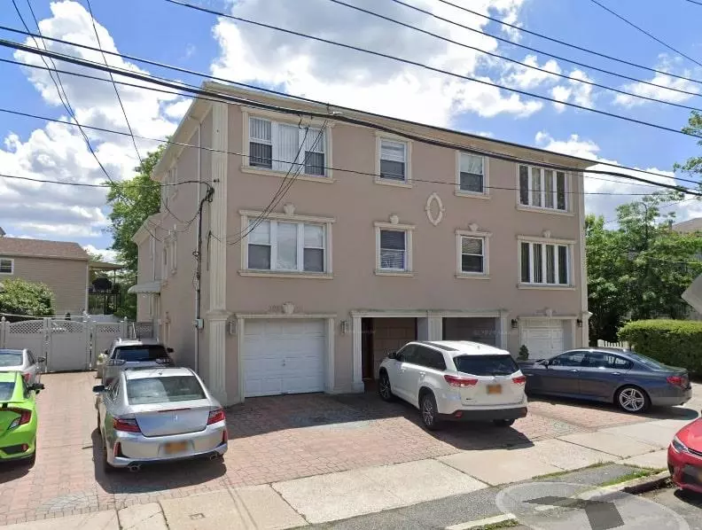 Bayside, NY 11360,208-18 15th RD