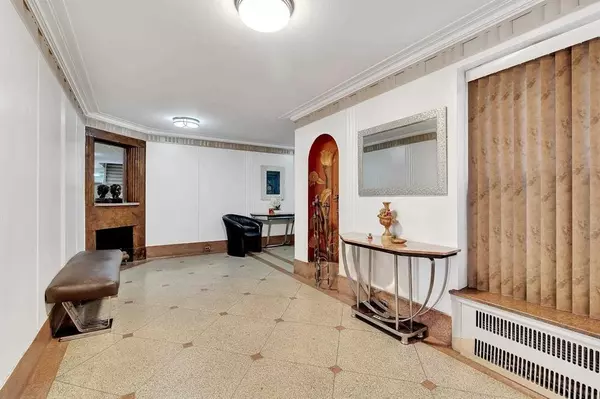 Bronx, NY 10458,398 Oliver ST #6G