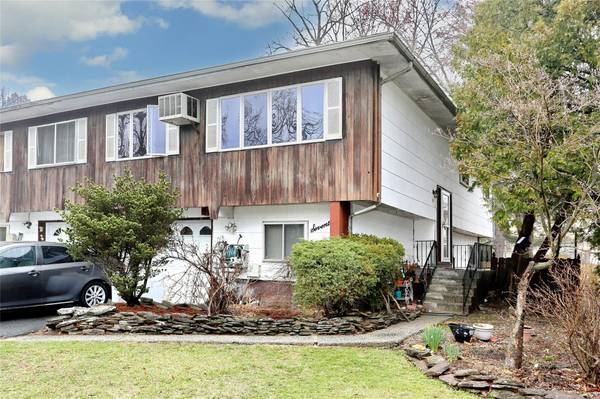 17 Phyllis DR, Pomona, NY 10970