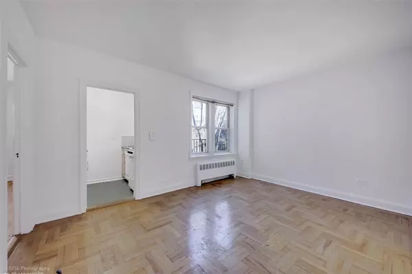 Woodside, NY 11377,48-41 43rd Street #5F