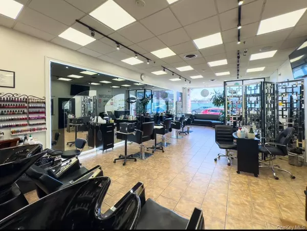 Port Chester, NY 10573,32 N Main ST