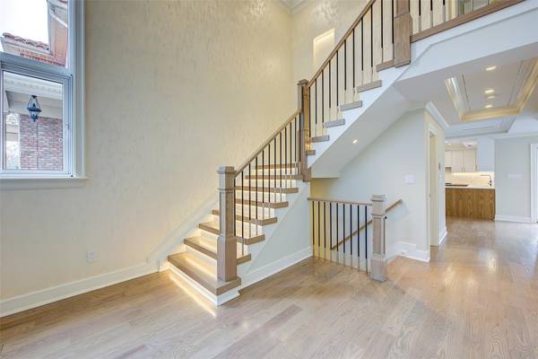 Whitestone, NY 11357,163-61 20th Ave