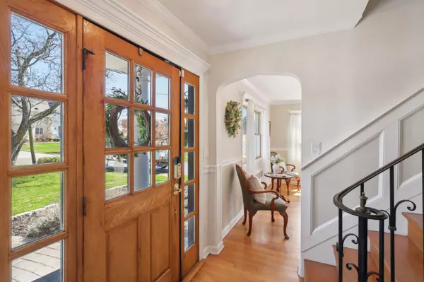West Islip, NY 11795,230 W Islip RD