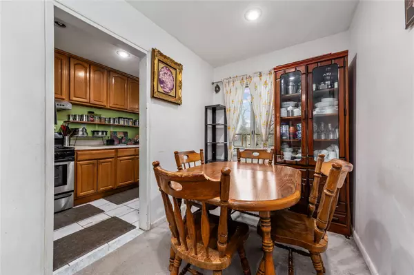 Queens Village, NY 11427,221-15 Manor RD #UPPER