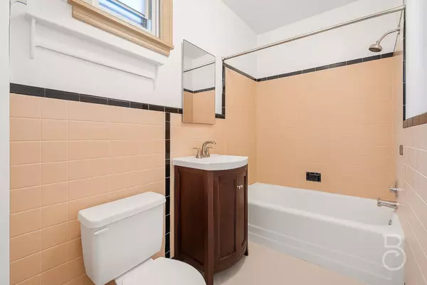 Astoria, NY 11106,36-13 10th ST
