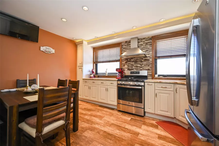163-42 Willets Point BLVD #Upper, Whitestone, NY 11357