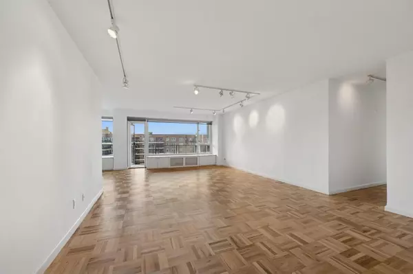 Beechhurst, NY 11357,166-25 Powells Cove BLVD #7E