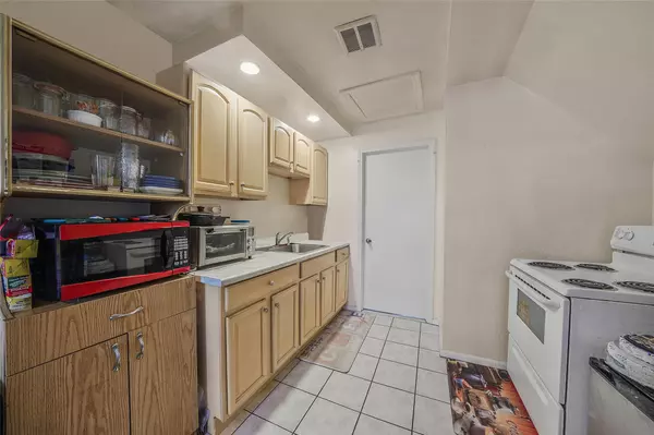 Rosedale, NY 11422,24930 147th RD