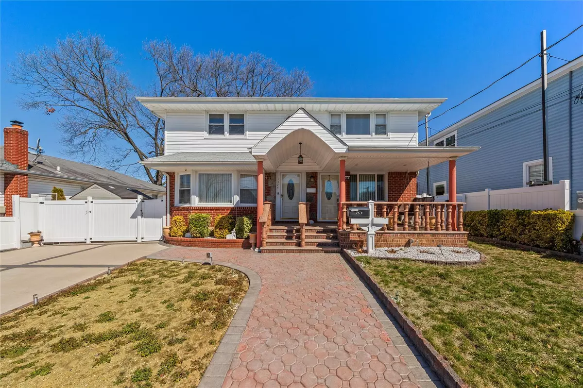 Elmont, NY 11003,1374 A ST