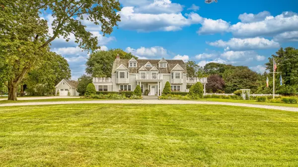 Westhampton Beach, NY 11978,44 Beach LN