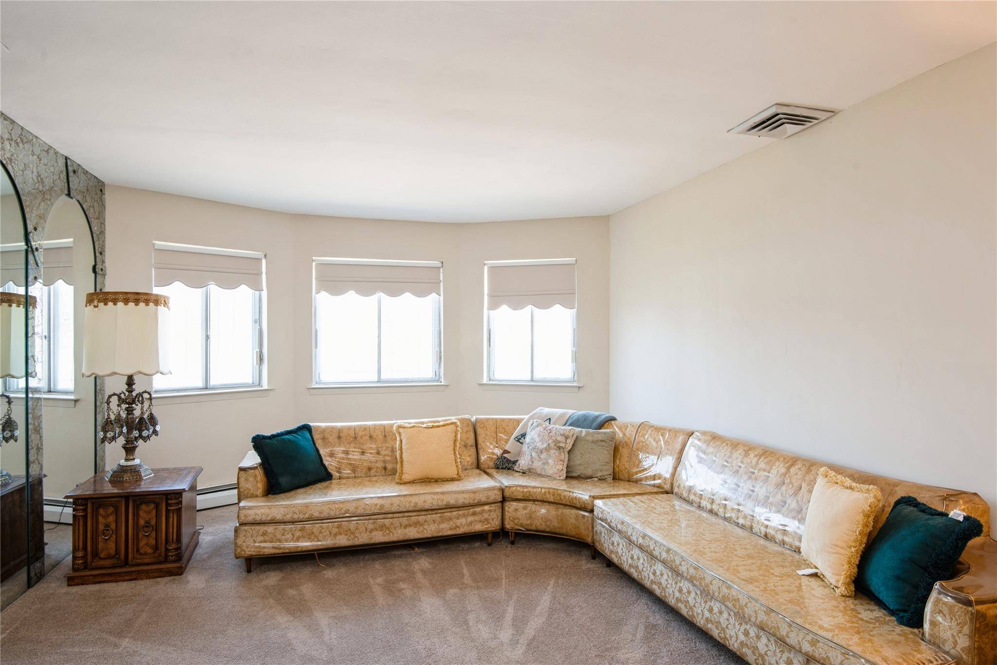 Central Islip, NY 11722,256 Leaf AVE