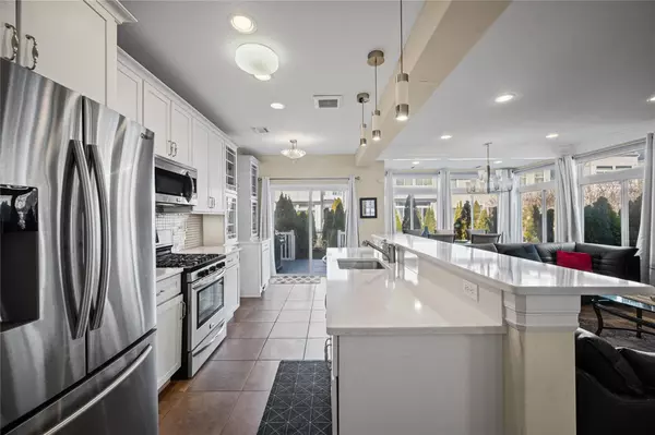 Arverne, NY 11692,114 Beach WAY