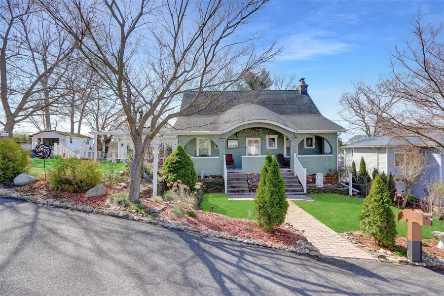 190 N Huron ST, Ronkonkoma, NY 11779