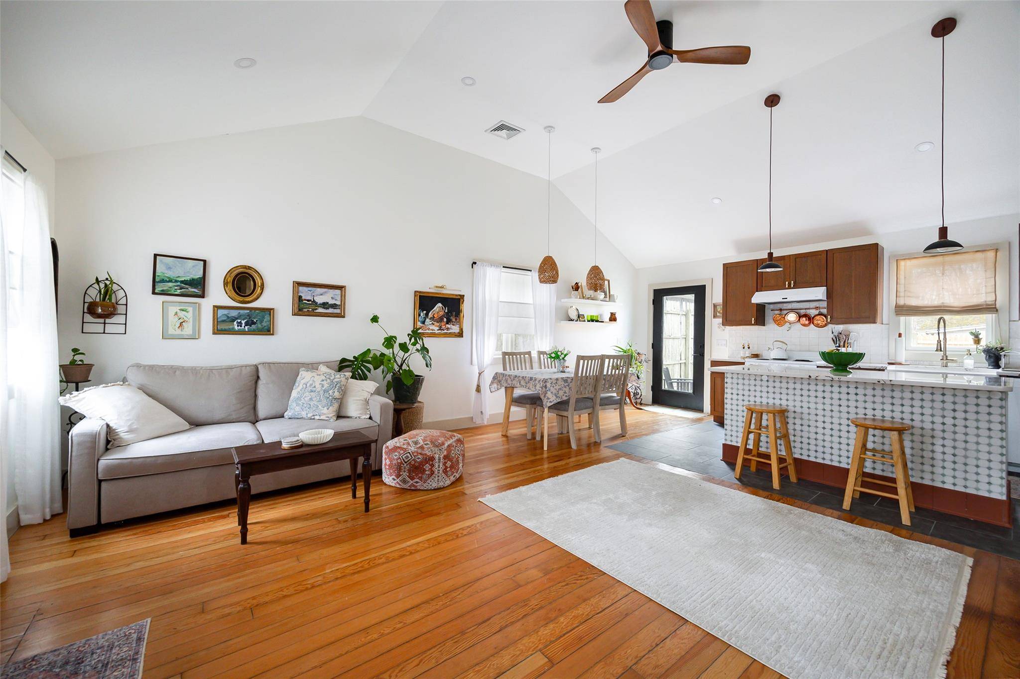 Poughkeepsie, NY 12601,6 De Laval PL
