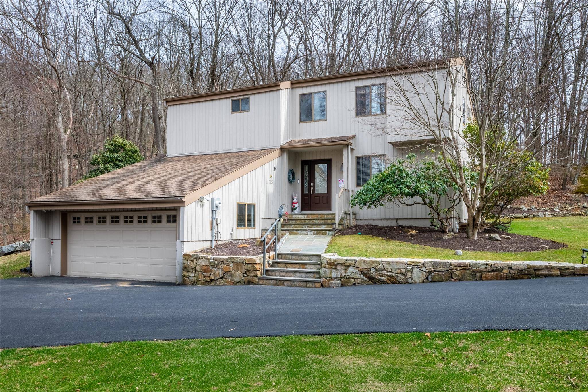 115 Mitchell RD, Somers, NY 10589