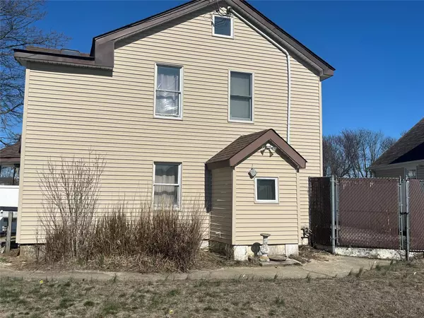 Lindenhurst, NY 11757,4 W Lido