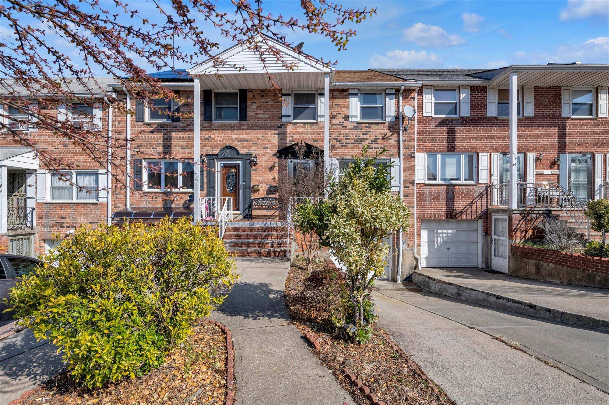 239-47 65th AVE, Little Neck, NY 11362