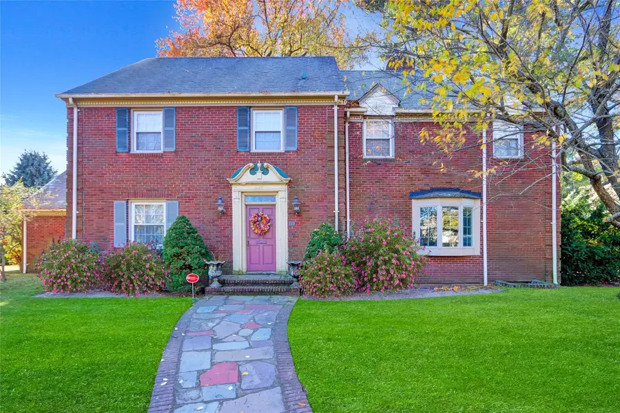 232 Stewart AVE, Garden City, NY 11530