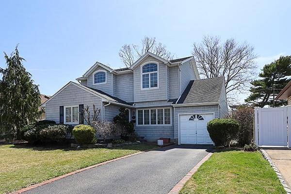 3646 Collector LN, Bethpage, NY 11714
