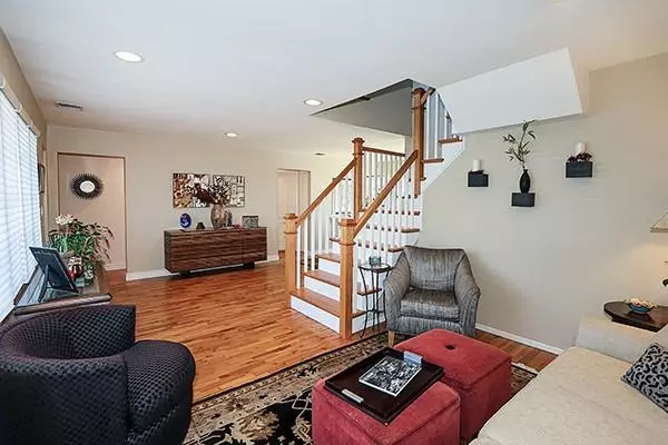 Bethpage, NY 11714,3646 Collector LN