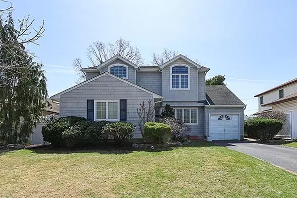Bethpage, NY 11714,3646 Collector LN