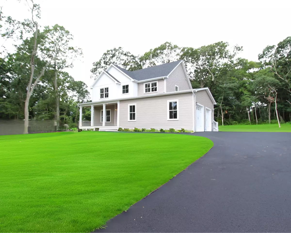 Center Moriches, NY 11934,46 Newins ST