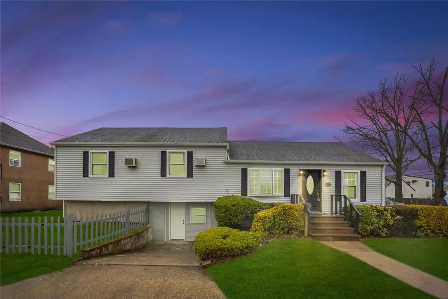 69 East AVE, Hicksville, NY 11801