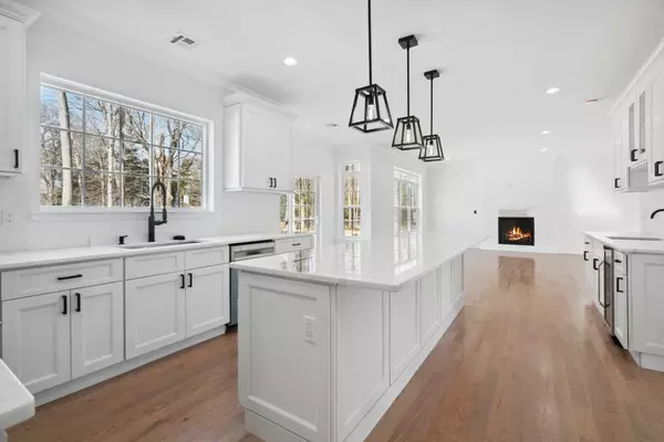 Middle Island, NY 11953,113 CURRANS RD