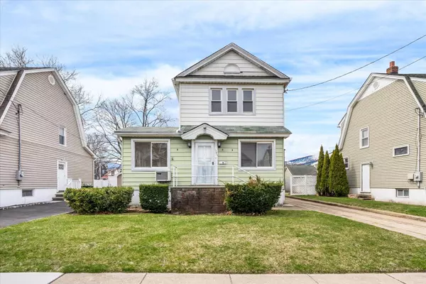 395 Hewlett Pkwy, Hewlett, NY 11557