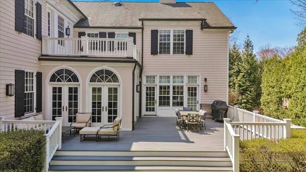 Scarsdale, NY 10583,29 Hampton RD