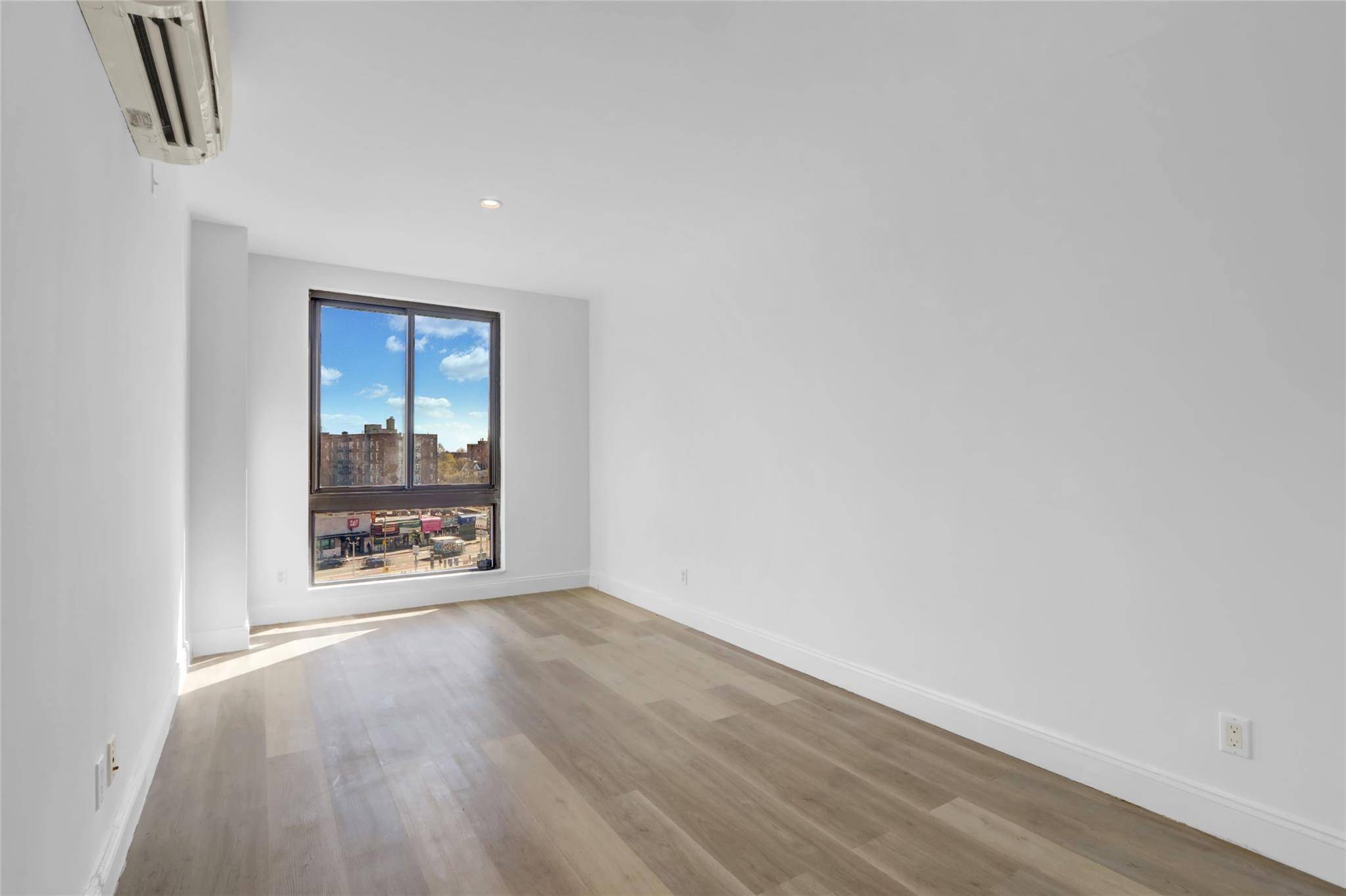 Elmhurst, NY 11373,45-16 83rd ST #E2J