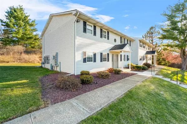 8 Ivy CT #D, Fishkill, NY 12524