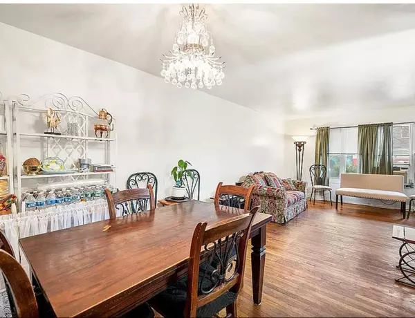 South Ozone Park, NY 11436,142-16 130th ST