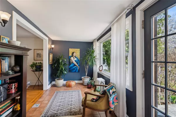 Sea Cliff, NY 11579,114 Dubois AVE