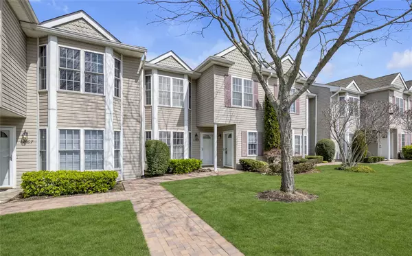 Melville, NY 11747,1069 Savoy DR