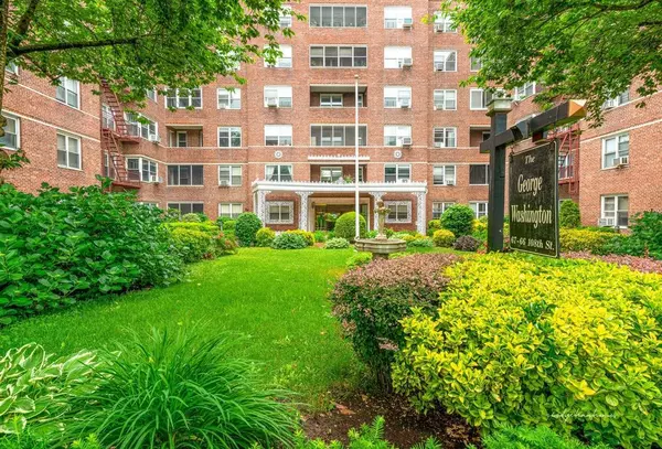 67-66 108th ST #D31, Forest Hills, NY 11375