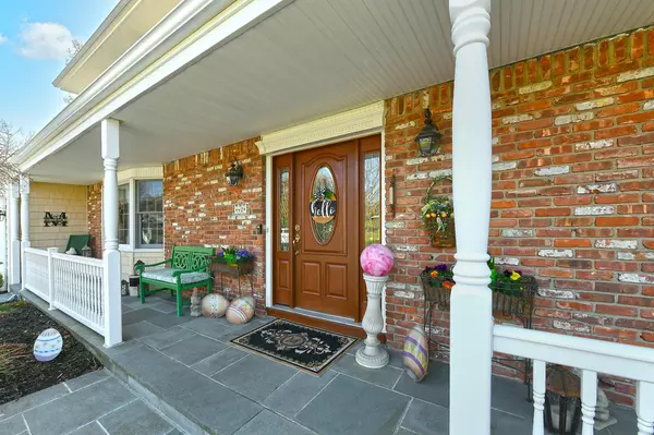 Dix Hills, NY 11746,42 Campbell DR