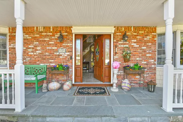 Dix Hills, NY 11746,42 Campbell DR