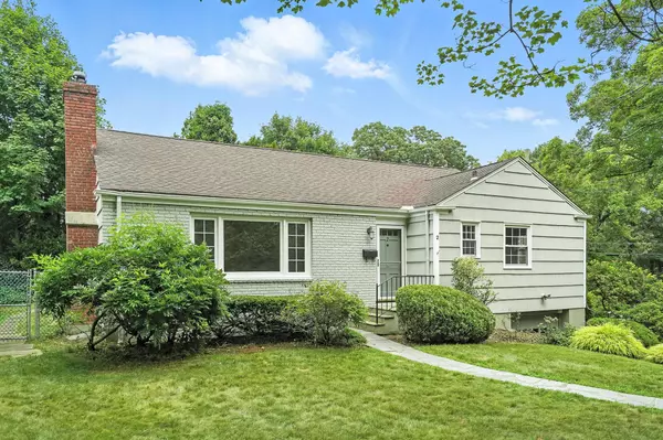 Larchmont, NY 10538,2 Forest PL