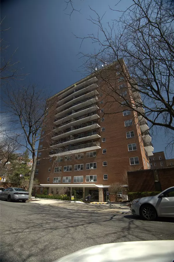 72-35 112 ST #12C, Forest Hills, NY 11375