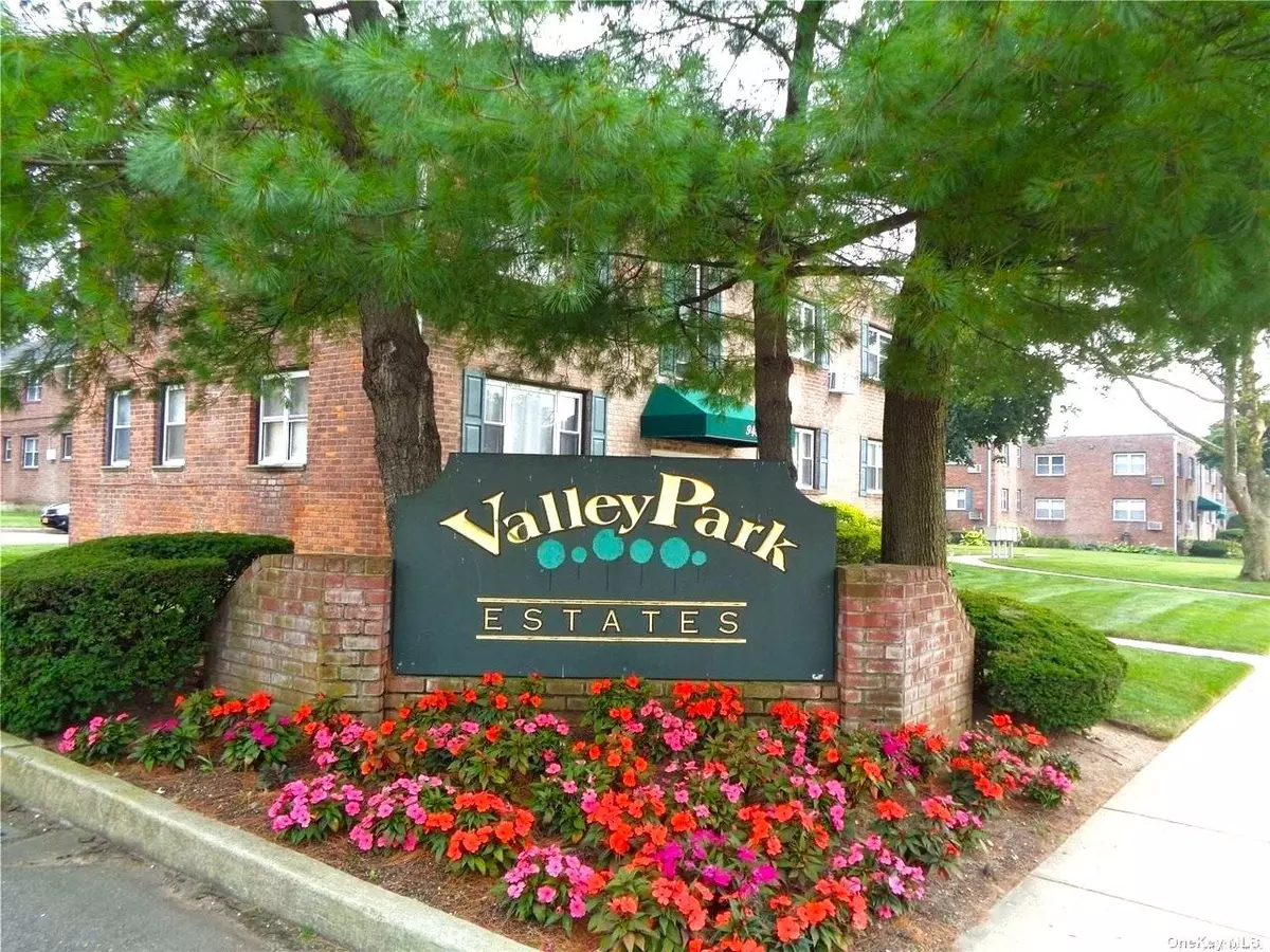 Valley Stream, NY 11580,1025 Fenwood Drive #Apt #2